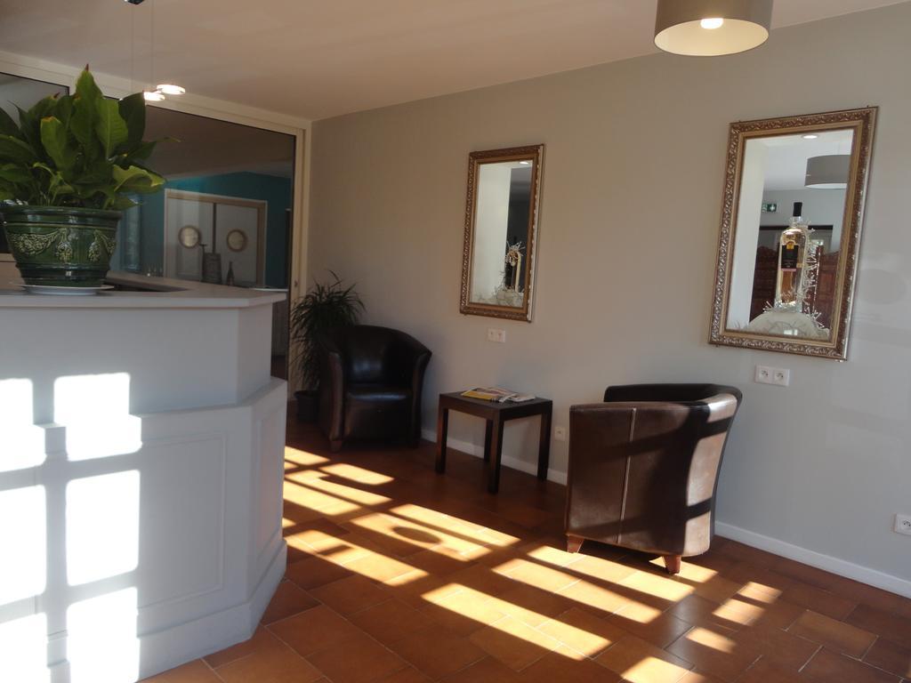 Hotel Restaurant Les 3 Chenes Frejus Luaran gambar
