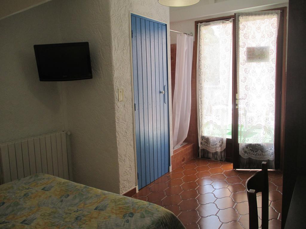 Hotel Restaurant Les 3 Chenes Frejus Luaran gambar