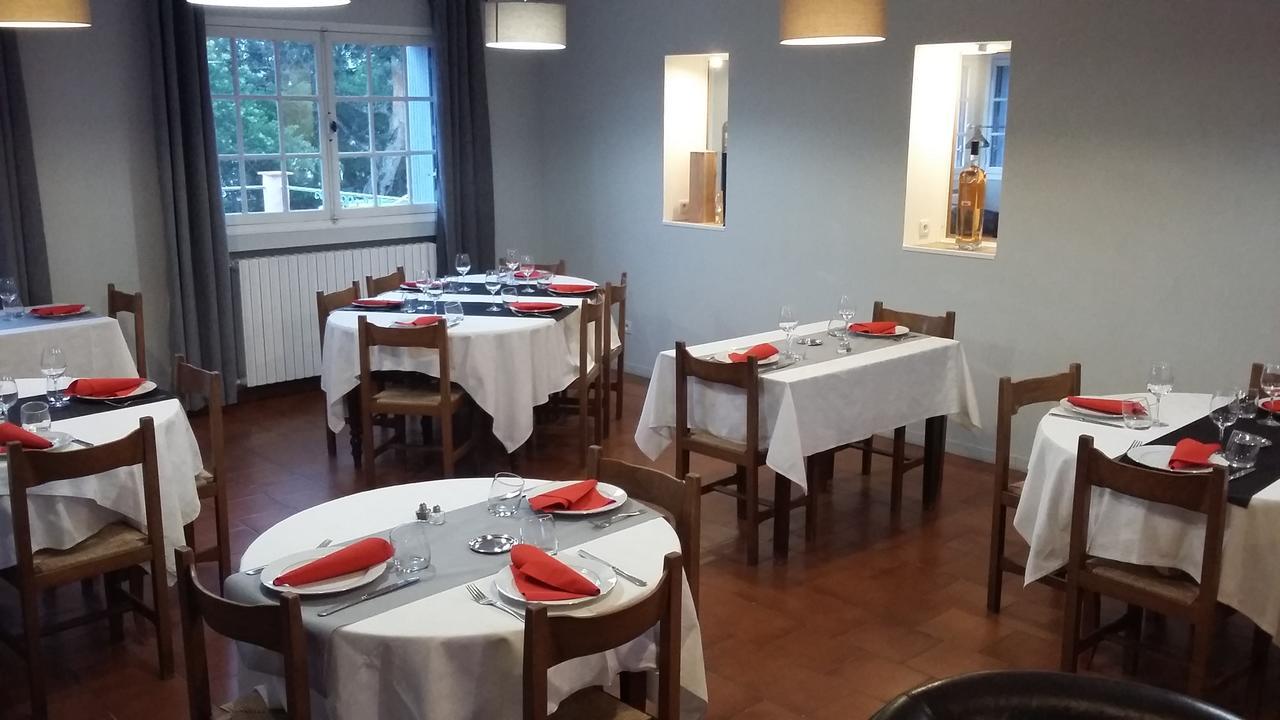 Hotel Restaurant Les 3 Chenes Frejus Luaran gambar