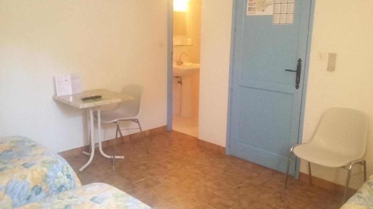 Hotel Restaurant Les 3 Chenes Frejus Luaran gambar